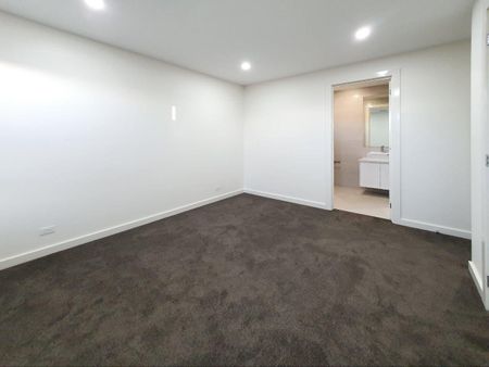 Exceptionally Appointed Townhouse! - Photo 2