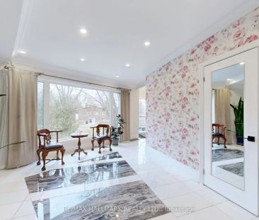 115 Lynwood Crescent #Main Floor - Photo 3