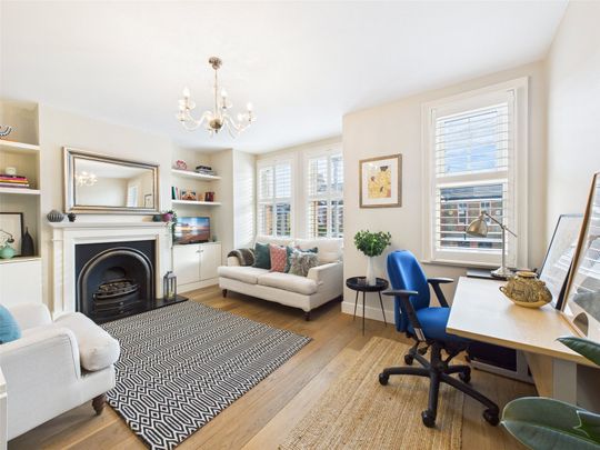 Dancer Road, Richmond, Surrey, TW9 - Photo 1