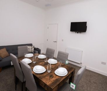 6 bedroom House To Let - Photo 3