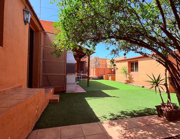 Beautiful Finca House Near Ingenio - Photo 1