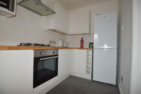 1 bedroom flat to rent - Photo 5