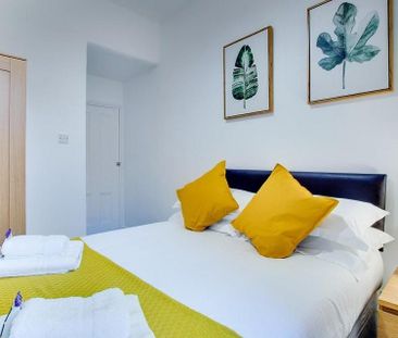 3 bedroom apartment to rent - Photo 4