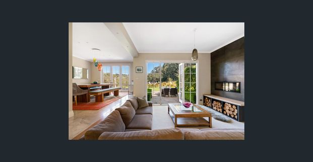 Modern ﻿Hamptons-Inspired Residence with Tennis Court – Red Hill - Photo 1