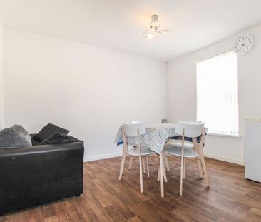 2 bedroom maisonette to rent - Photo 5