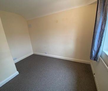 2 bedroom semi-detached house to rent - Photo 4