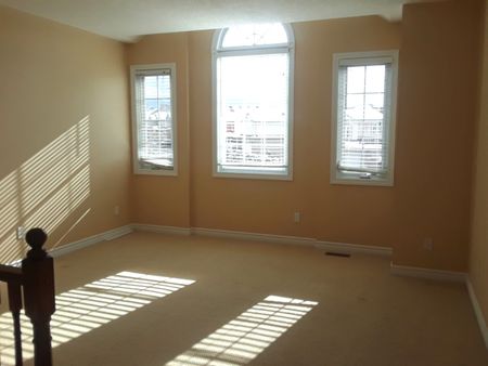 For Lease - 242 Buttercup Court, Waterloo, Ontario - Photo 2