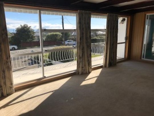 Family home in Stoke - Photo 1