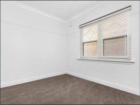 3/32 Vautier Street, Elwood VIC 3184 - Photo 3