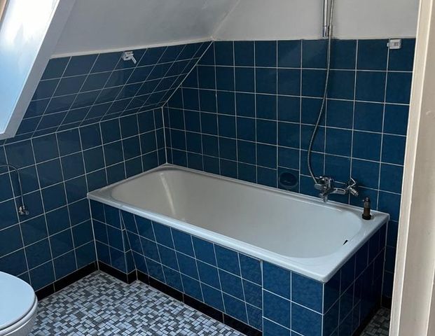 2 Zimmer DG Wohnung in Rellingen " für 2 Jahre befristet " - Photo 1