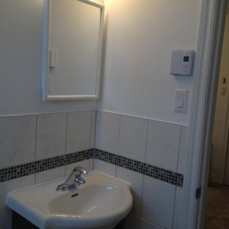 À VOIR 4 1/2 rénové appartement près métro concorde - Photo 4