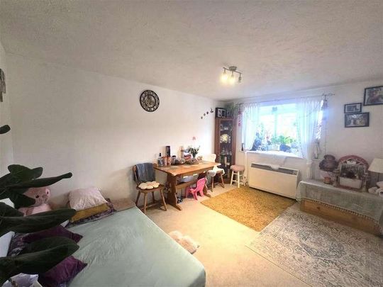 Ascot Court, Grove Road, Aldershot, GU11 - Photo 1