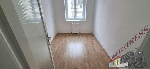Sofort verfügbar! Unbefristete, wunderschöne, neu sanierte Wohnung! Preis inkl. Heizkosten und Warmwasser! - Photo 1