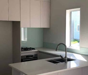 Spacious Five-Bedroom Family Home in Papakura - Photo 3