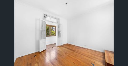 Contemporary Comfort in a Prime Sydenham Setting - Photo 2