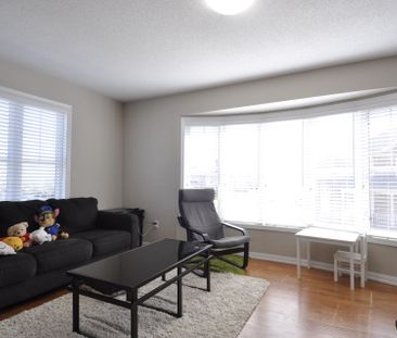 For Lease - 2266 Baronwood Drive, Oakville, Ontario - Photo 2