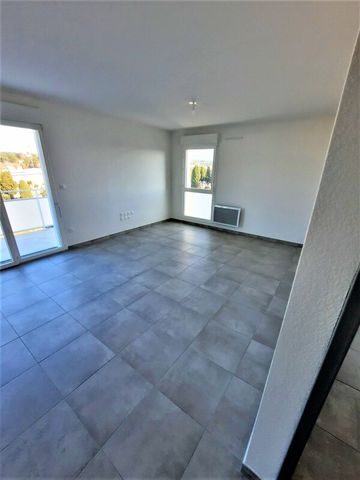 Location Appartement 3 pièces 59m² NIMES 30000 - Photo 2