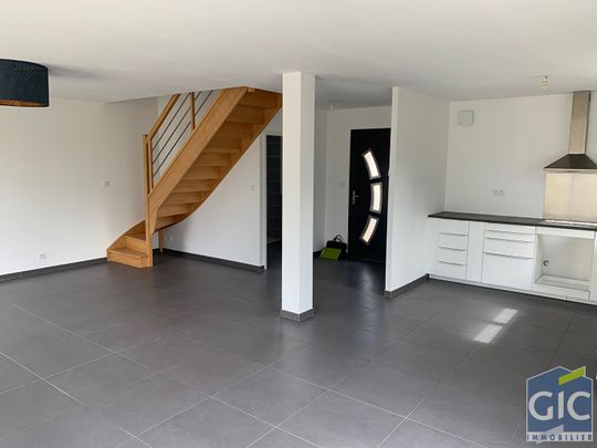 Location Maison 4 pièces 102m² - Photo 1