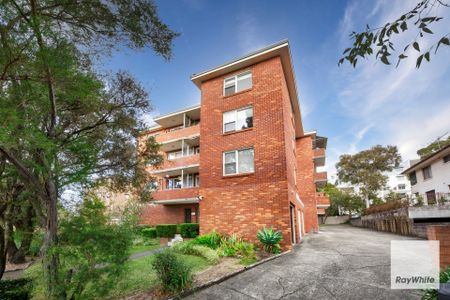 Spacious Two Bedroom Apartment Located for Lifestyle - Photo 5