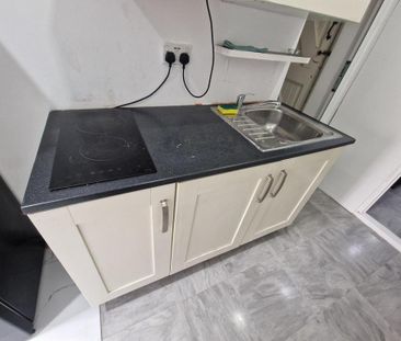 Studio to rent - Photo 6