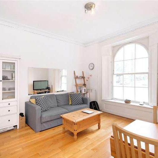 Flat B, Myddelton Square, London, EC1R - Photo 1