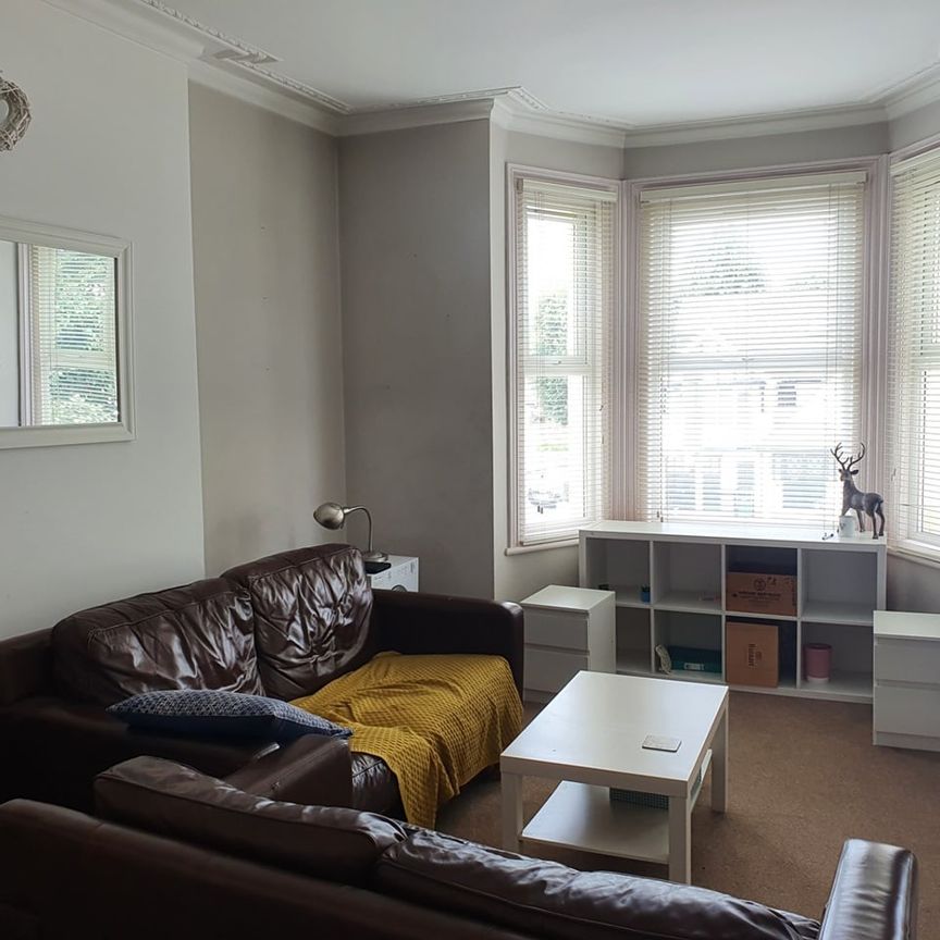 2 Bed Flat, Cricklewood Lane, NW2 - Photo 1