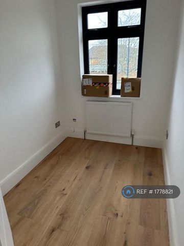 4 bedroom terraced house to rent - Photo 4