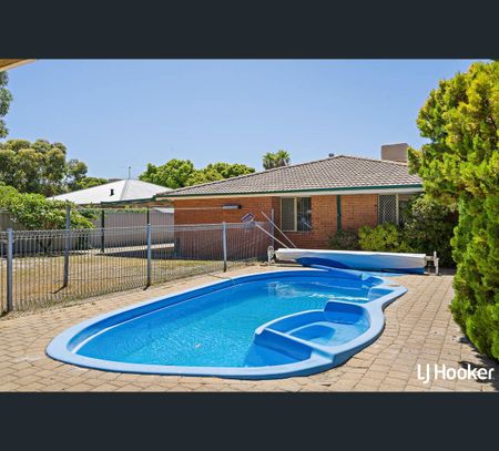 11 Bounty Court, Port Kennedy, WA 6172 - Photo 5