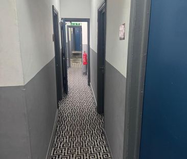 6 bedroom house of multiple occupation to rent - Photo 4