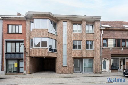 Lichtrijk leefappartement met 2 slaapkamers, ruim terras en garage - Photo 4