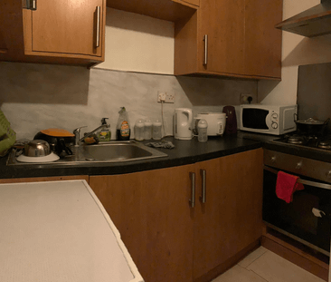 Single room to let located at high road ilford - £550 pcm - Photo 4