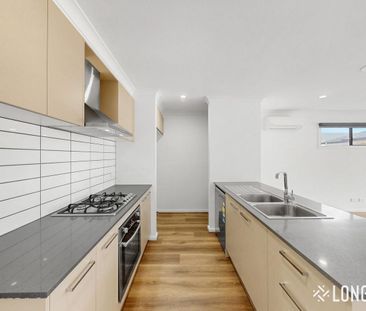 8 Tipperary Drive, Rockbank, Vic 3335 - Photo 6