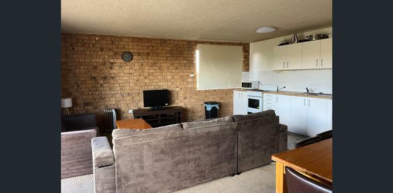 Charming 2-Bedroom Rental House in Scenic Jindabyne - Ideal for Small Families or Professionals! - Photo 2