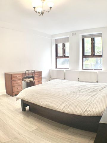 3 bedroom flat to rent - Photo 2
