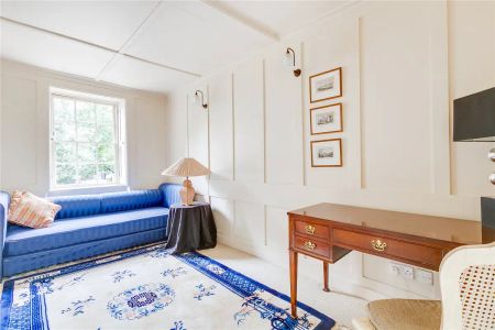 2 bedroom house in Hampstead - Photo 4