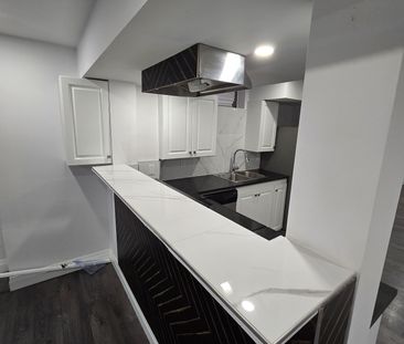 For Lease - 1236 Atkins Drive, Newmarket, Ontario - Photo 2