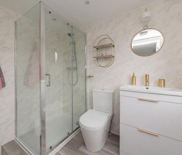 4 bedroom semi-detached house to rent - Photo 6