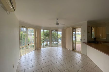 2/1 Bayview Drive - Photo 3