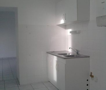 Location Appartement 2 pièces 41m² ST NAZAIRE 44600 - Photo 2