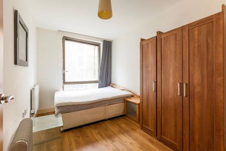 3 bedroom flat to rent - Photo 3