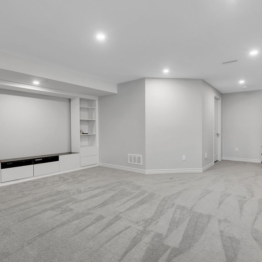 For Lease - 45 Mandevilla Crescent, Blossom Park - Airport and Area, Ontario - Photo 1