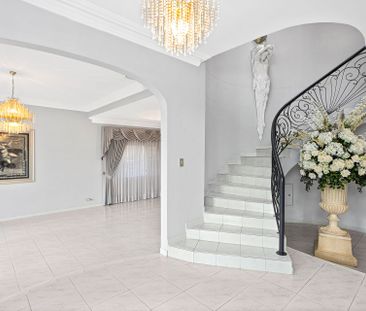 Spacious Stunning Family Home - Photo 1