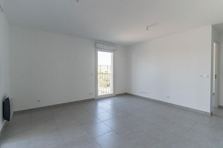 location Appartement F2 DE 43.6m² À MARSEILLE - Photo 2