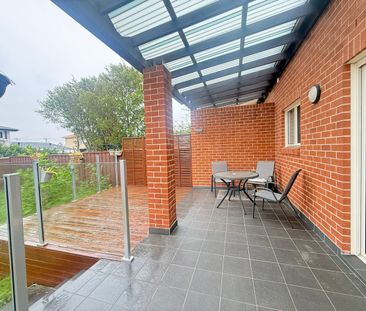 Modern 4 Bedrooms Luxury Duplex for Lease – Prime Bexley Location - Photo 1