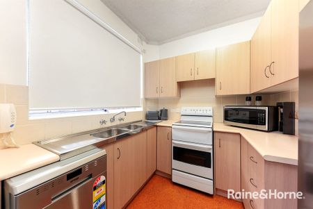 Fully furnished 2 bedroom apartment! - Photo 5