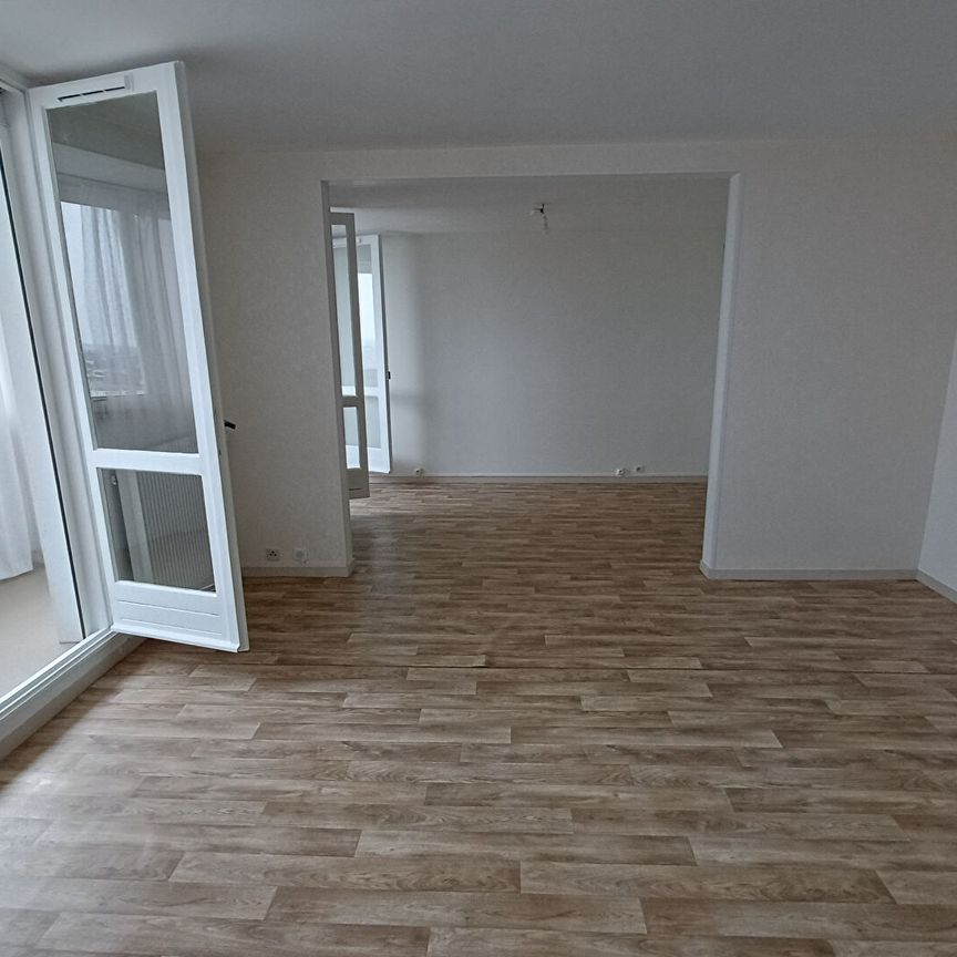 Location Appartement 4 pièces 70m² ST PIERRE DES CORPS 37700 - Photo 1