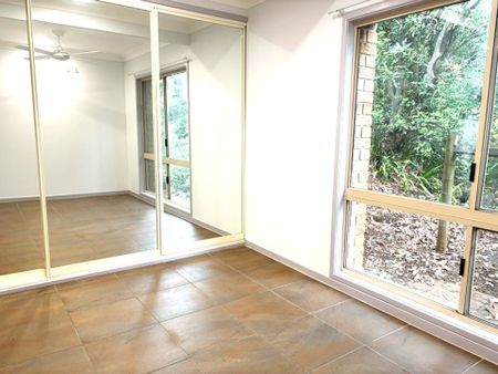 Spacious Unit - Photo 4