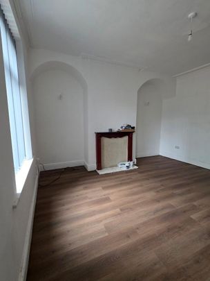 4 bedroom terraced house to rent - Photo 1