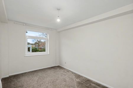 Maple Road, Surbiton - 2 bedrooms Property for lettings - Seymours - Photo 2