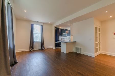 For Lease - 215 Carlton Street Unit# Unit 2, Toronto, Ontario - Photo 3